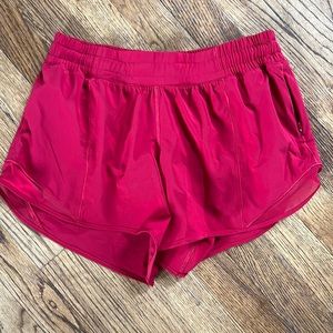 Lululemon Hotty Hot shorts 4 inch size 8